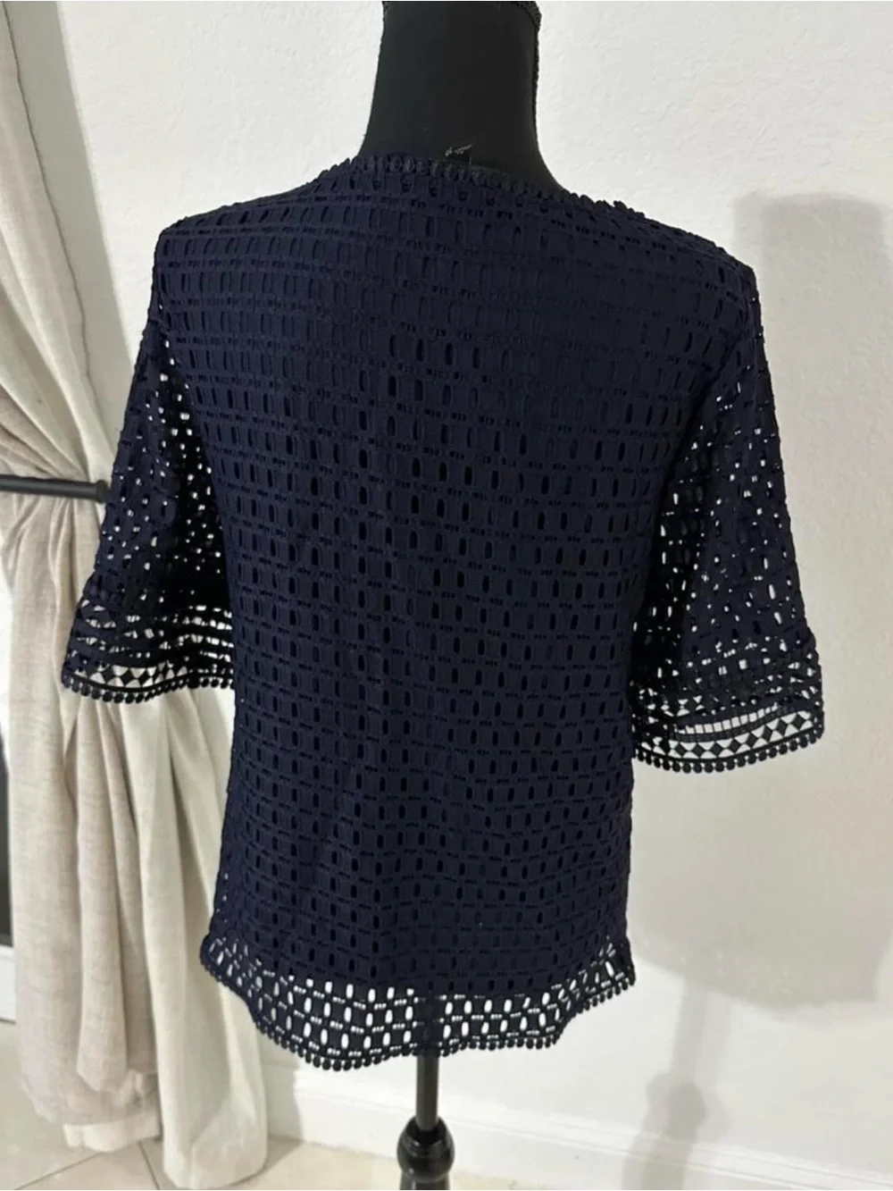 Banana Republic Women’s Medium Navy Blue Lace Crochet Knit Top Lined Boho Blouse